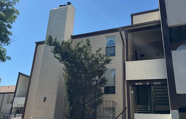 Aurora condo for rent