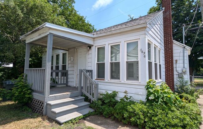 569 Webster