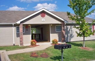 3 beds, 2 baths, $1,250, Unit # 3