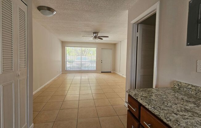 Studio, 1 bath, 450 sqft, $1,550, Unit 303