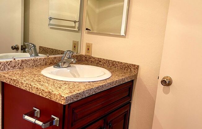 1 bed, 1 bath, 637 sqft, $2,000, Unit 162