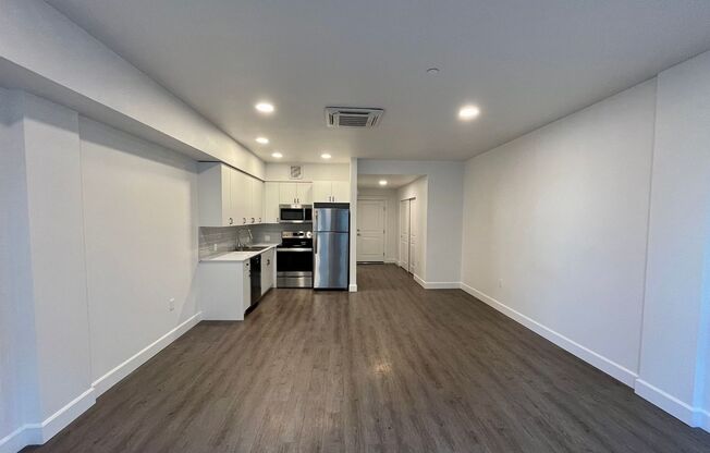 Studio, 1 bath, 327 sqft, $1,650, Unit 410-203