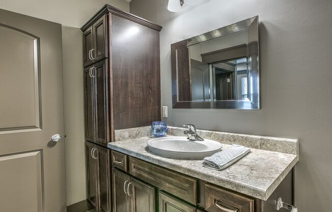 1 bed, 1 bath, 677 sqft, $1,445, Unit C - 1011 Unit 335 - A822 Corner Unit