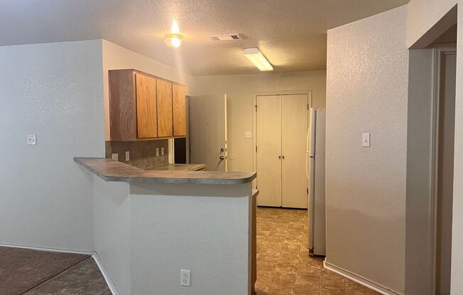 3 beds, 2 baths, 1,140 sqft, $1,150, Unit B