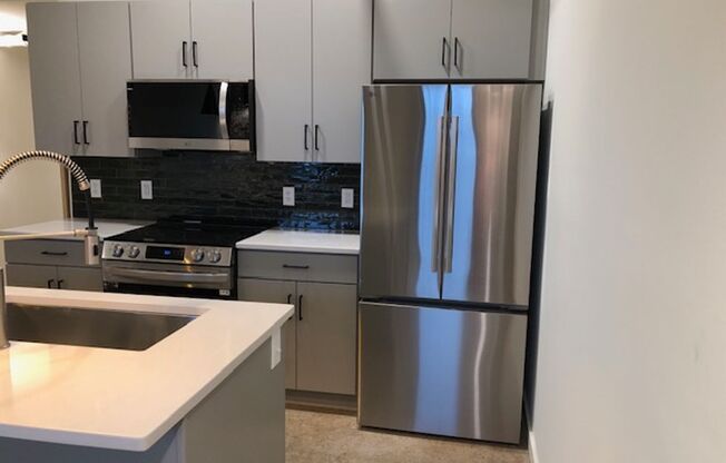 1 bed, 1 bath, 692 sqft, $1,500, Unit 128