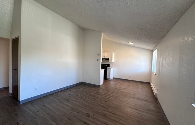 2 beds, 1 bath, 850 sqft, $1,795