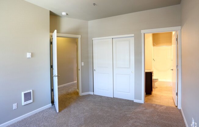 2 beds, 2 baths, $1,625, Unit 319