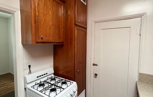 1 bed, 1 bath, 558 sqft, $1,800, Unit Unit 3