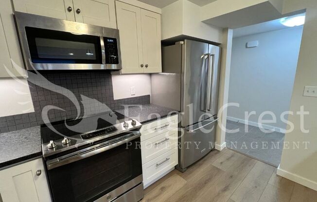 2 beds, 1 bath, $1,995, Unit Unit F-11