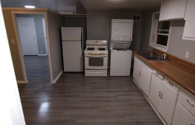 Spacious One Bedroom Triplex Near West Washington and Holt Rd