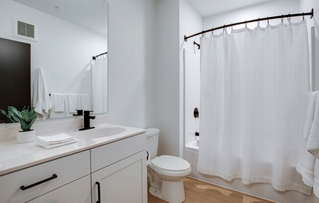 1 bed, 1 bath, 757 sqft, $1,695, Unit 211