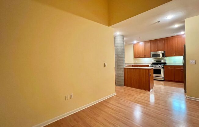 Large Contemporary 1bd 1ba - the Terraces at Emery Station