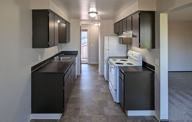 5463 5487 COMMERCIAL ST SE