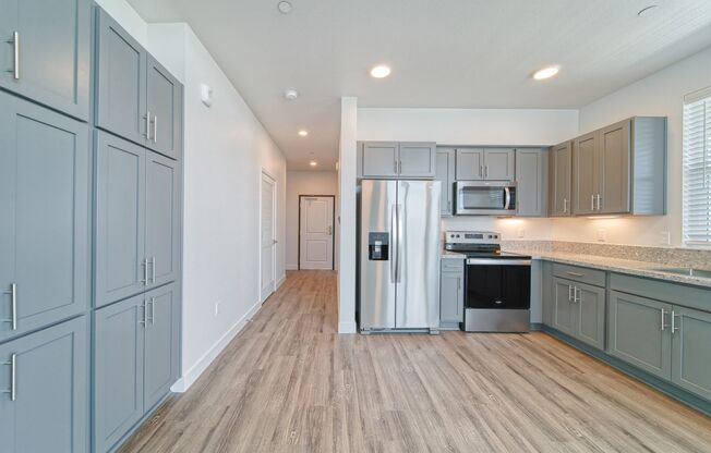 2 beds, 2 baths, 1,012 sqft, $1,810, Unit 122