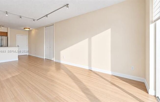 2 beds, 2 baths, $3,900, Unit # 1601