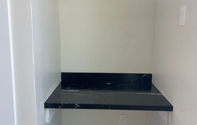 3 beds, 2 baths, 1,200 sqft, $2,599, Unit 1517-01