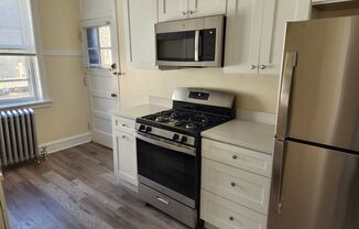 2 beds, 1 bath, $1,445, Unit 7070-2W