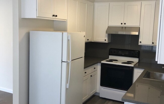 1 bed, 1 bath, $1,900, Unit 11