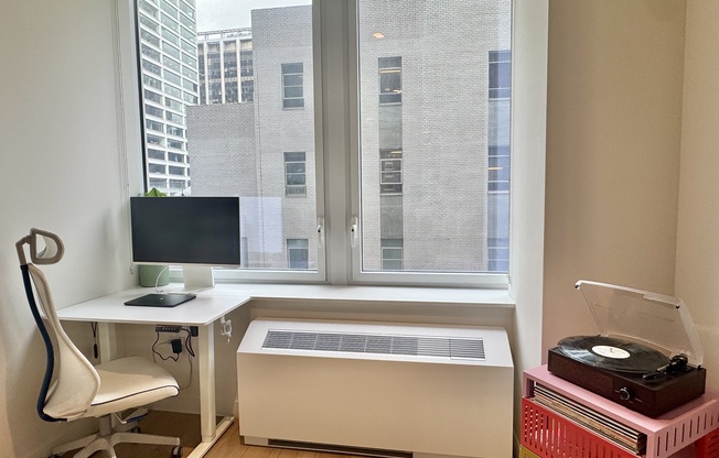 1 bed, 1 bath, $4,354, Unit 16M