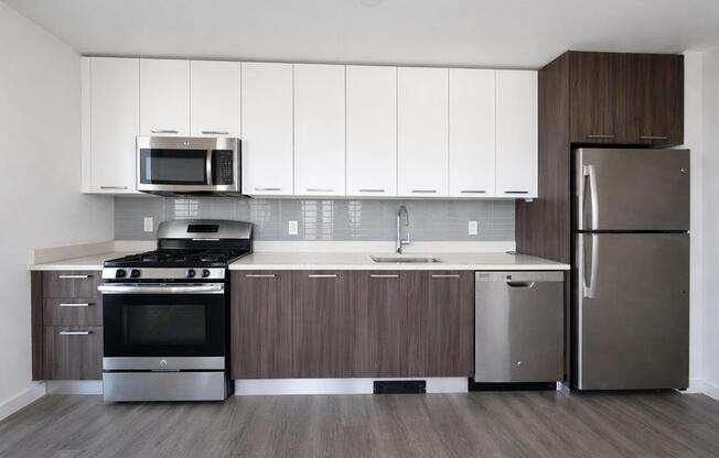 2 beds, 2 baths, 1,041 sqft, $4,995, Unit 17K