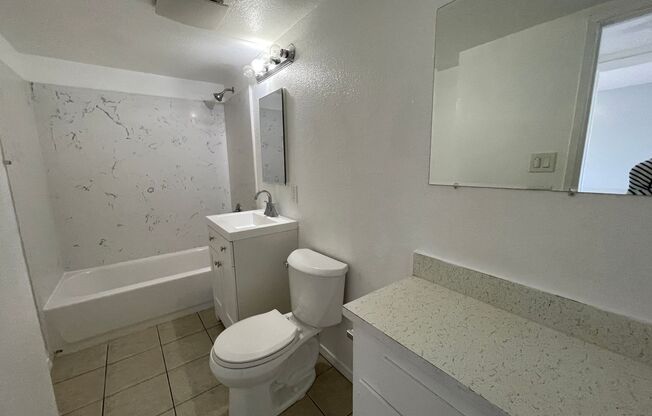 1 bed, 1 bath, $1,700, Unit T29