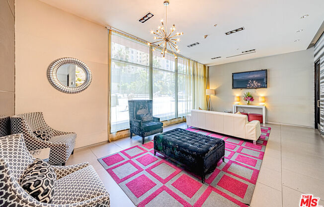 1 bed, 2 baths, 1,130 sqft, $2,700, Unit 313