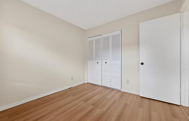 2 beds, 2 baths, 806 sqft, $2,000