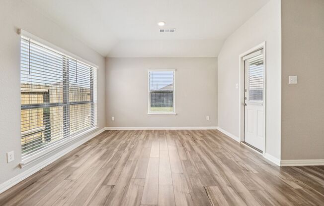 4 beds, 2 baths, 1,924 sqft, $2,245, Unit 3900 Calvary Ct