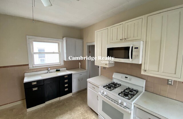 11 Clarendon Ave # 2
