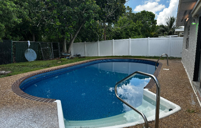 1101 SW 74 AVE