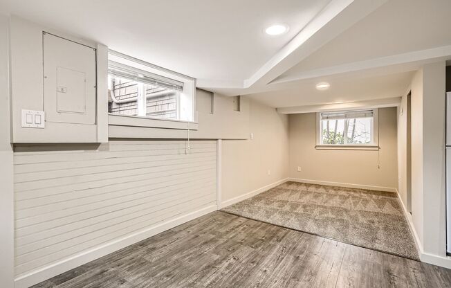 Charming 1Bed/1Bath Daylight Basement in Desirable Wallingford Triplex!