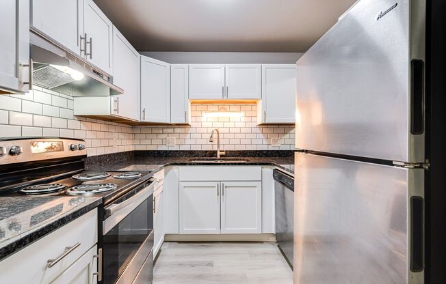 Camelot Court Apartments (Calumet Terrace)