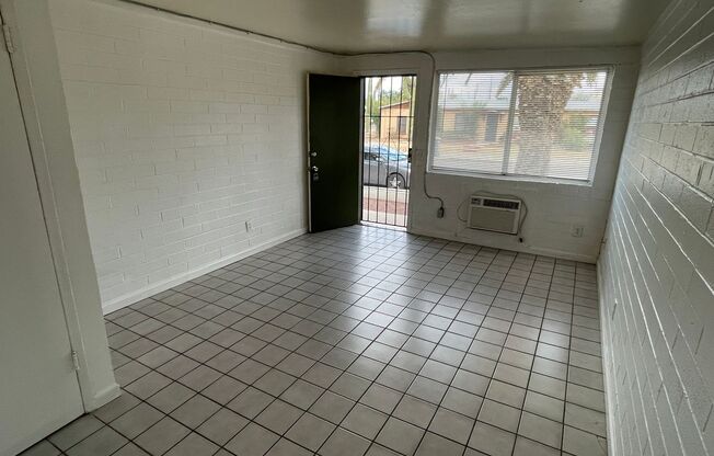 Studio, 1 bath, $725, Unit KEL201-5