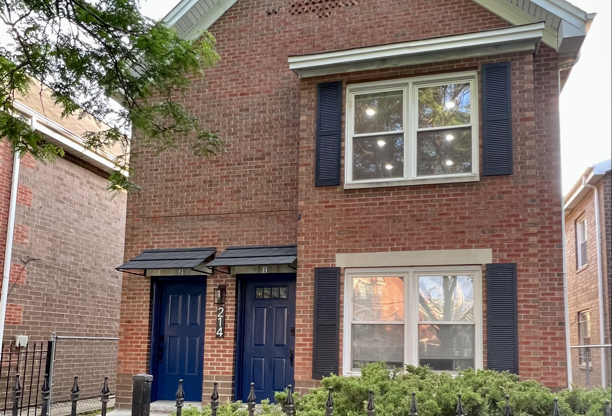 214 S LEAVITT