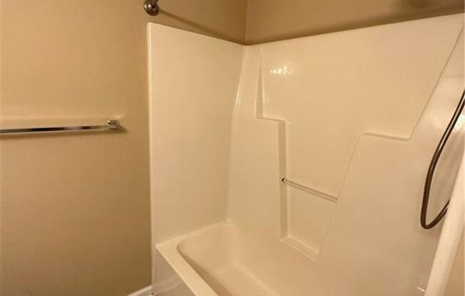 2 beds, 2 baths, $1,250