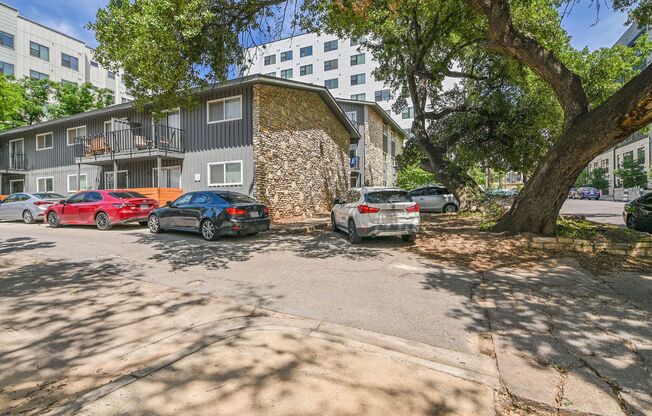 Longhorn at 25th