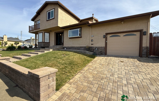 Beautifully Remodeled 4 Bed Home with Loft + Prime Location
