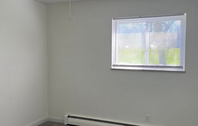 2 beds, 1 bath, 800 sqft, $1,100, Unit 117