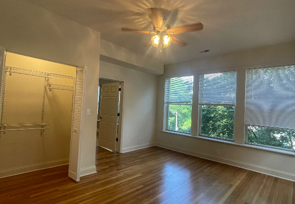 5115 S DREXEL AVE
