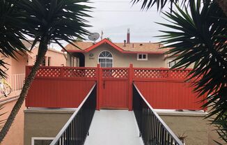 Beautiful Studio apartment in the heart of Pacific Beach!