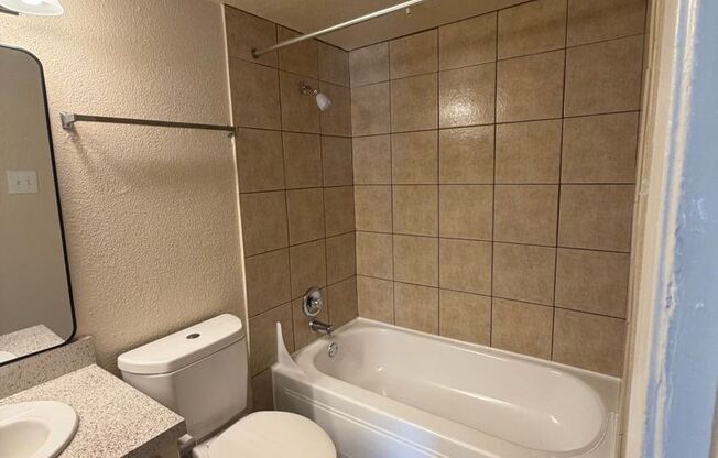 2 beds, 2 baths, 844 sqft, $1,155, Unit 216