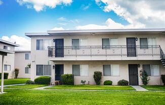 Clovis Courtyard Exterior