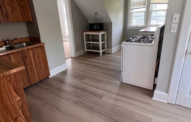 609 613 N 64 ST