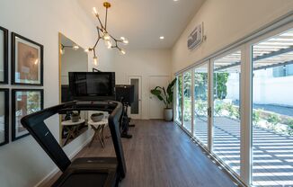 Apartments close to Downtown LA with Gym, BBQ Area, Laundry Facilities and More!