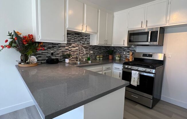 1 bed, 1 bath, 900 sqft, $2,172, Unit 381-18