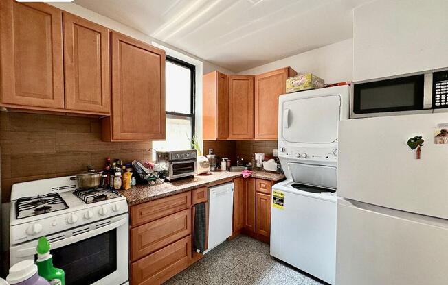 40 W 127 ST