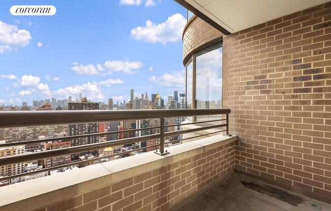 1 bed, 1 bath, 786 sqft, $5,200, Unit 36C