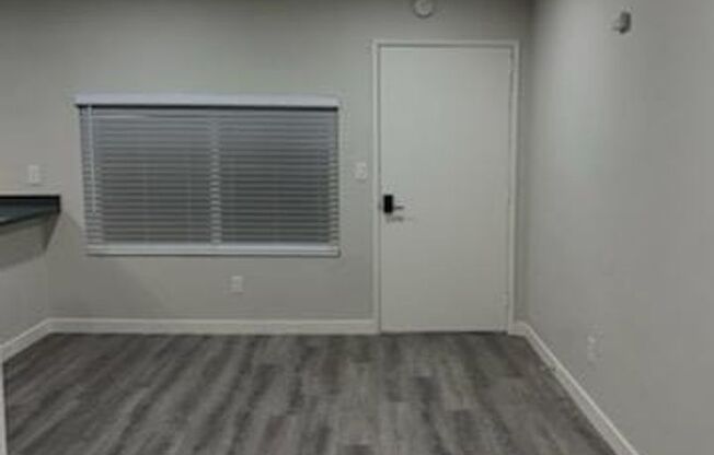 1 bed, 1 bath, 520 sqft, $2,075