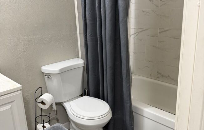 Charming 3-Bedroom Home Near UNLV & the Strip