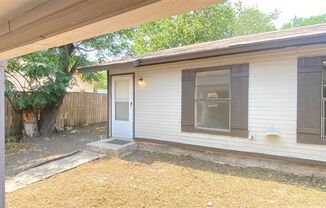 2/1 duplex with covered parking